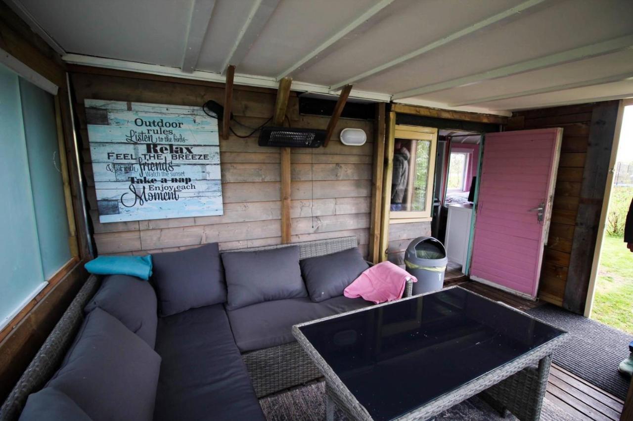 Pipowagen/Chalet De Oude Rijn Bed and Breakfast Harmelen Exteriör bild